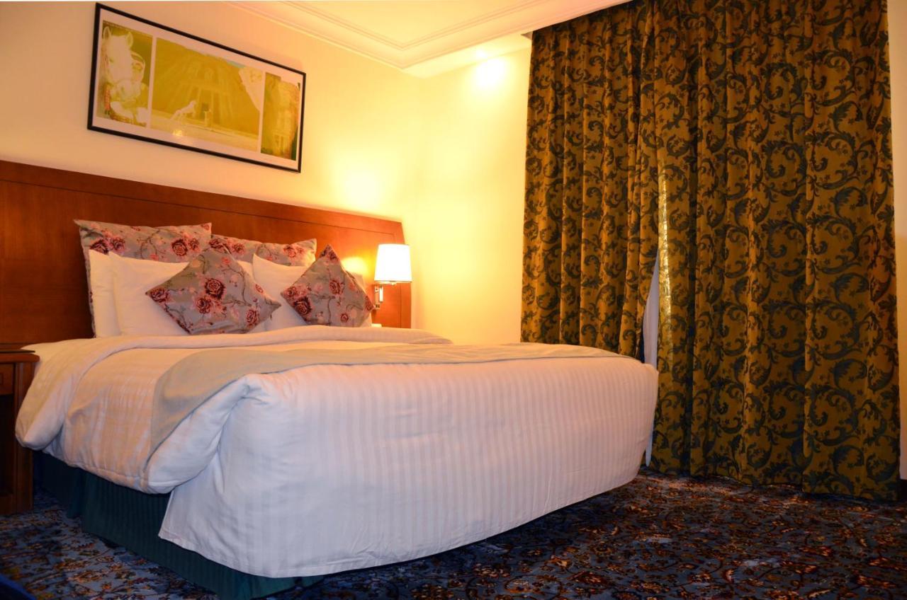 Amra Palace International Hotel Wadi Musa Extérieur photo