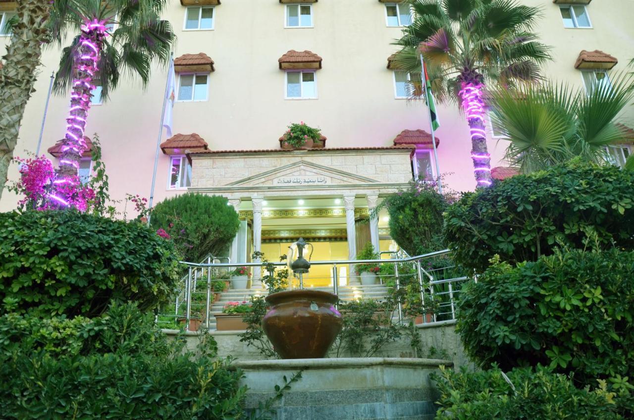 Amra Palace International Hotel Wadi Musa Extérieur photo